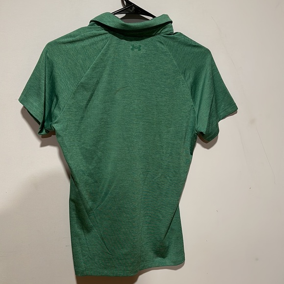 UA Women golf shirt. - Picture 4 of 4